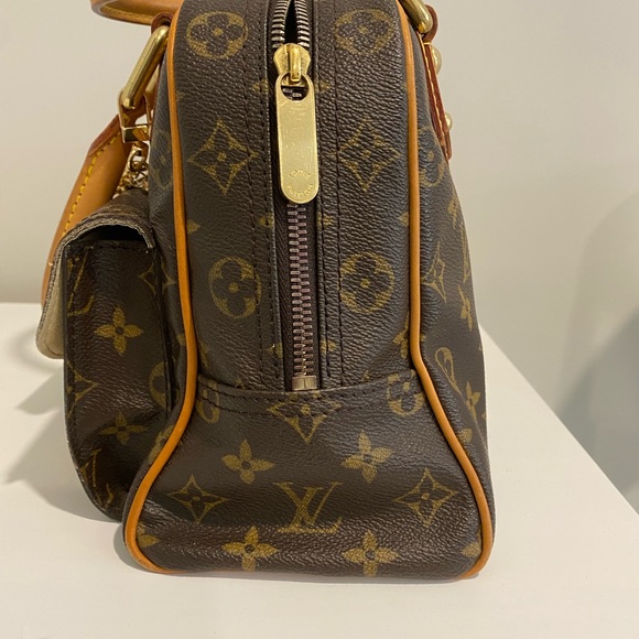 Louis Vuitton Monogram Canvas Manhattan PM Bag - Picture 13 of 16